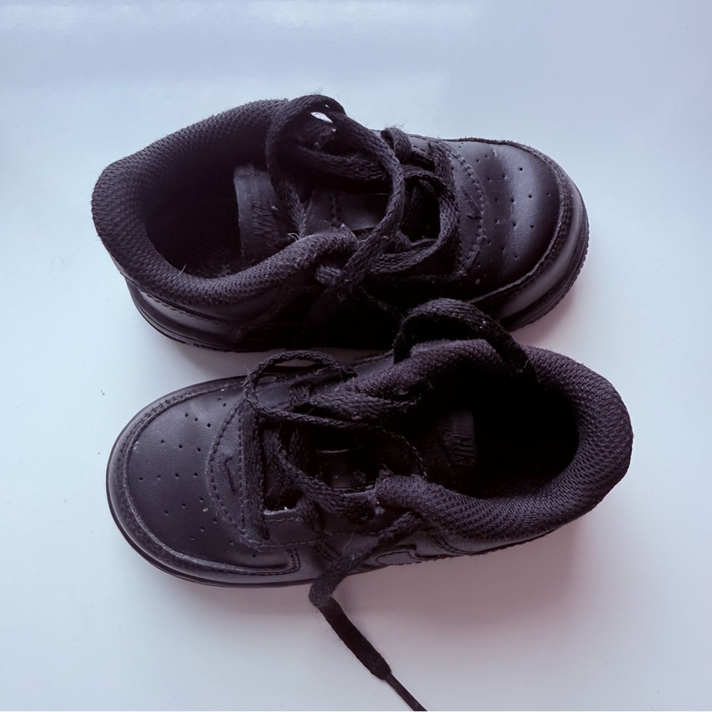 Nike Kids Air Force Sneakers 7C - Picture 4 of 5